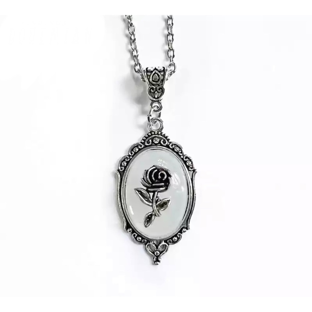 $2 Rose vintage style necklace $2 WITH ANY $10 ORDER OR MORE
